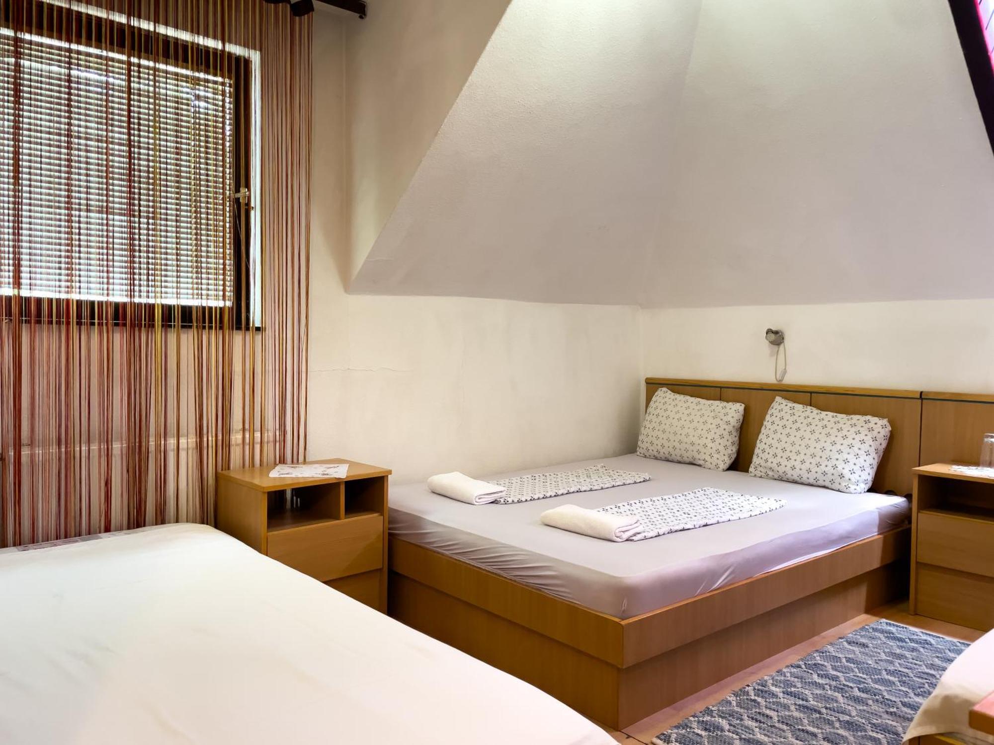 Pestujhely Panzio-etterem Guest house