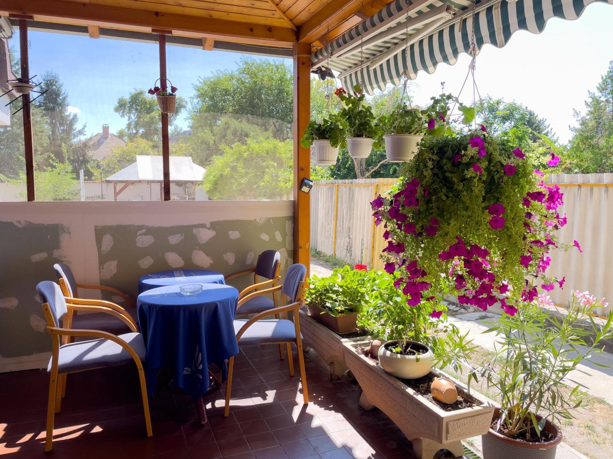 Pestujhely Panzio-etterem Guest house 3*
